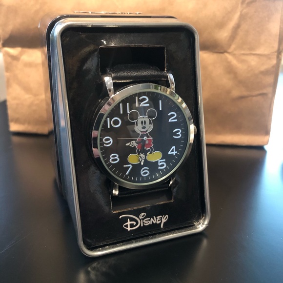 ❌SOLD❌ New! Men’s Style Disney Wrist Watch - Picture 3 of 7